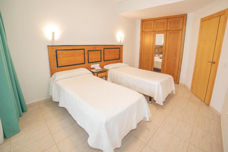 Hotel Apartamentos Pyr Fuengirola - image 45