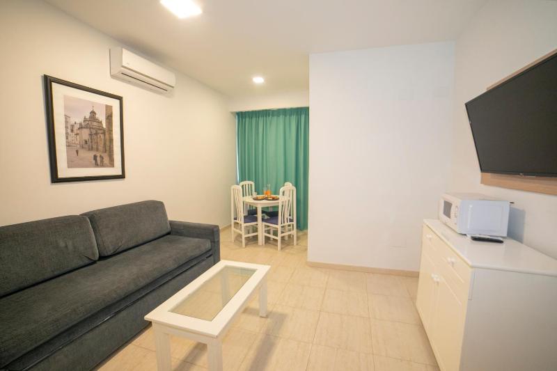 Hotel Apartamentos Pyr Fuengirola - image 44