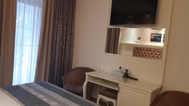 Double Room image 4