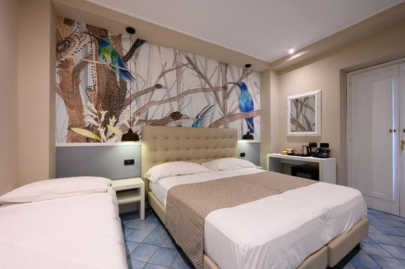 Superior Triple Room with Sea View image 1