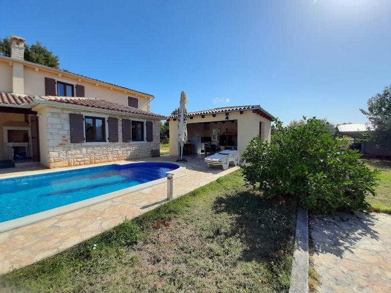 Four-Bedroom House with Private Pool image 2