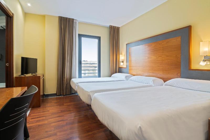 Double or Twin Room with Extra Bed (2 Adults + 1 Child) image 4