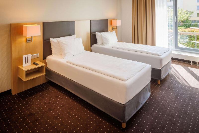 Standard Room image 3