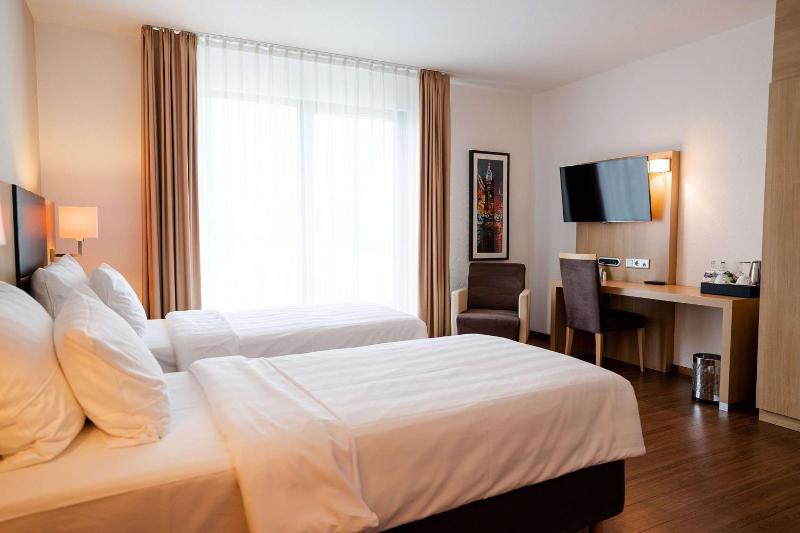 Standard Room image 4
