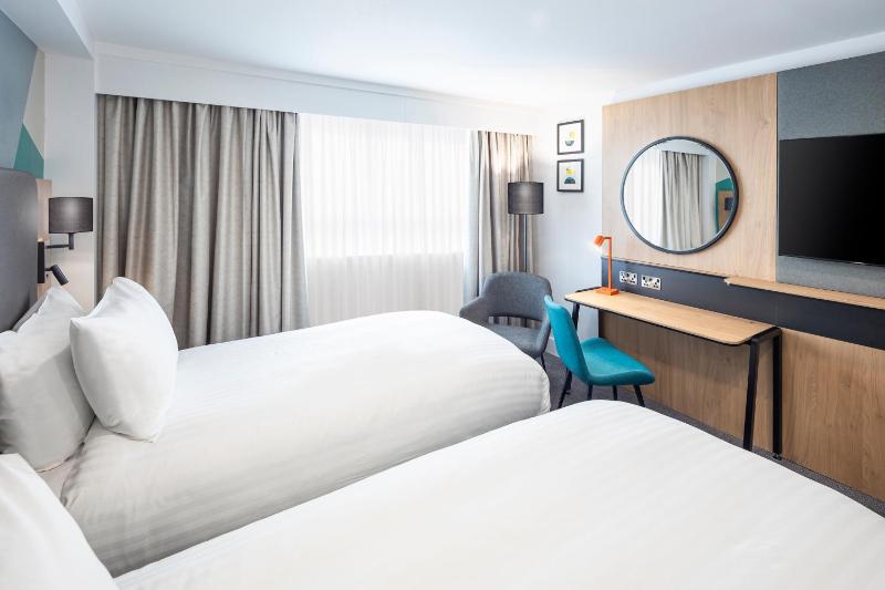 Standard Room with Two Single Beds image 3