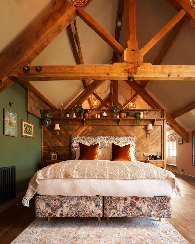 Deluxe Double Room image 3