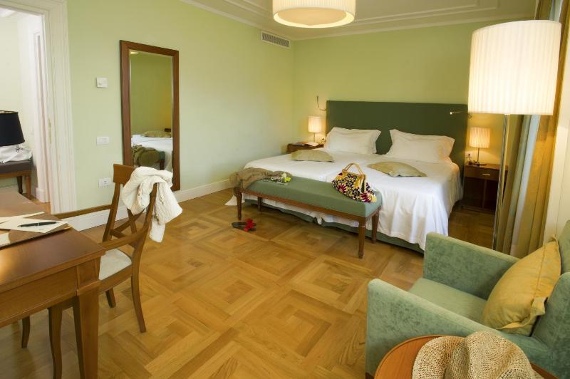 Comfort Suite image 4