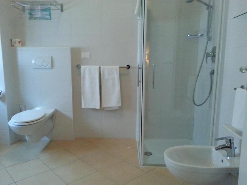 Superior Quadruple Room image 3