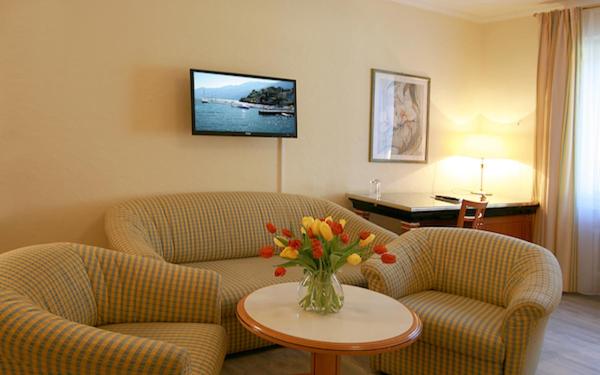 Family Room image 4