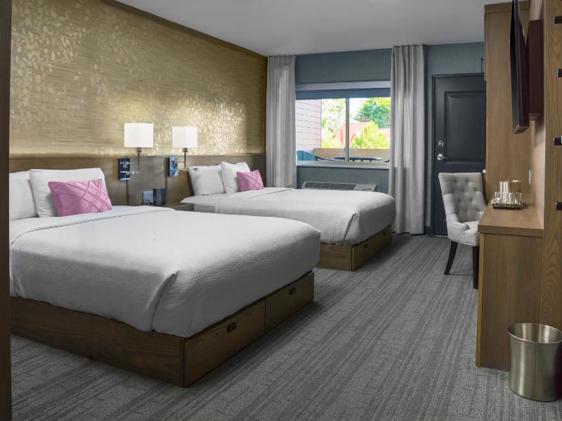 Standard Queen Room with Two Queen Beds image 3