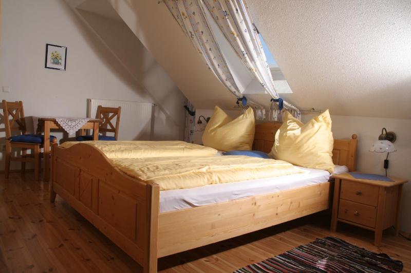 Double Room with Balcony image 4