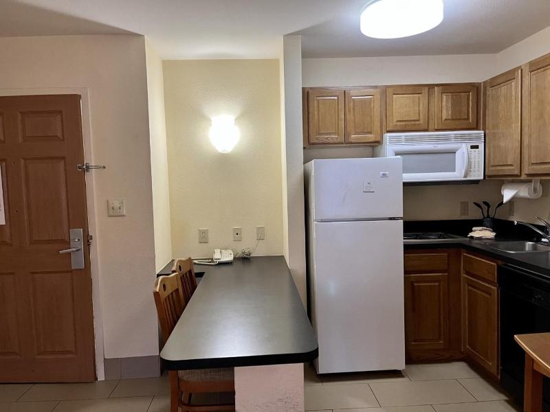 One-Bedroom Queen Suite image 3