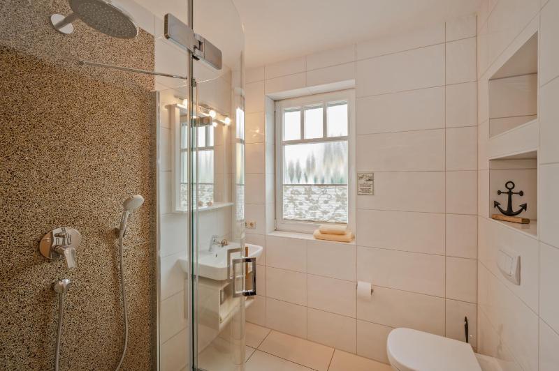 Double Room with Shower image 2