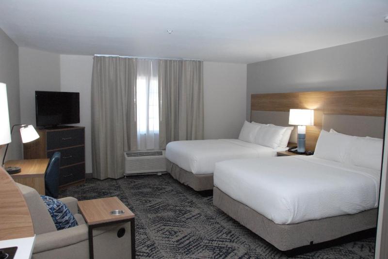 Studio Suite with Two Queen Beds image 4