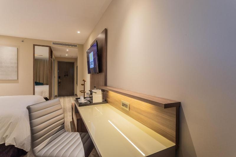 Camino Real Fashion Drive Monterrey - image 13