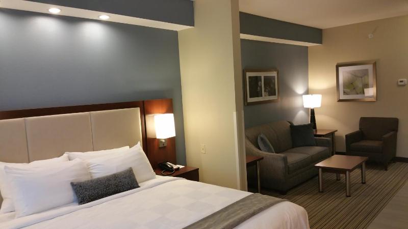 King Suite with Kitchen - Mobility Access/Non-Smoking image 1