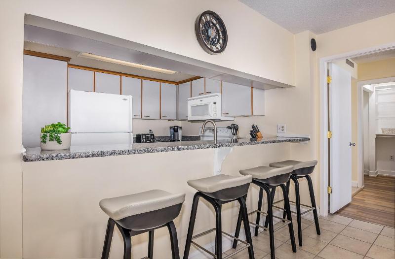 401 South Hampton - charming 2 bedroom 2 bath ocean view condo condo - image 10