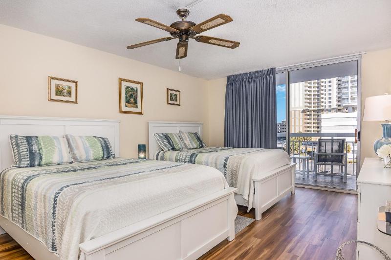 401 South Hampton - charming 2 bedroom 2 bath ocean view condo condo - image 4