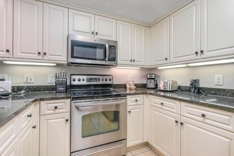 Splendid 3 bedroom 3 bath condo - 408 Royale Palms condo - image 16