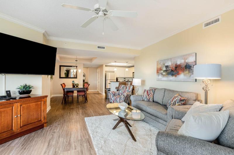 Ocean View 3 Bedroom Unit #1607 Royale Palms condo - image 7