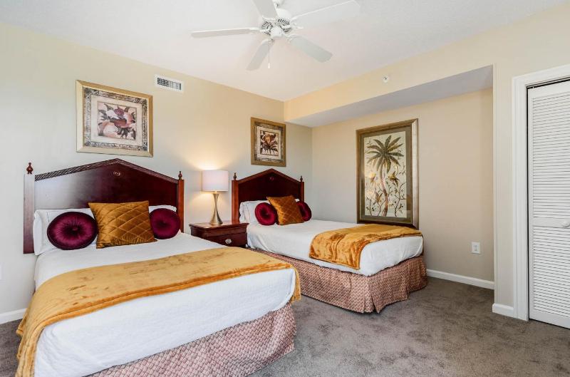 Ocean View 3 Bedroom Unit #1607 Royale Palms condo - image 25
