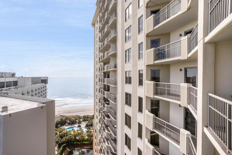 Ocean View 3 Bedroom Unit #1607 Royale Palms condo - image 5