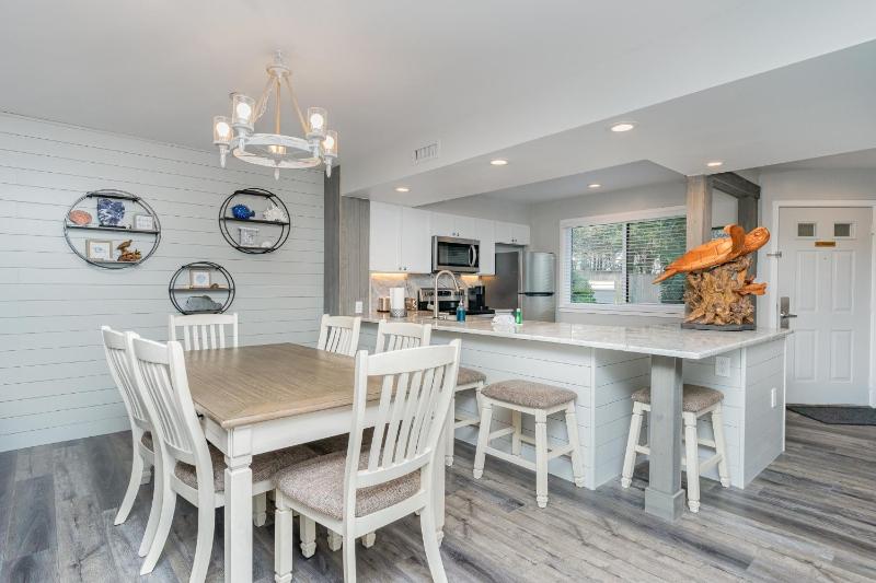 Completely remodeled and open 18C Richmond Park villa - image 22