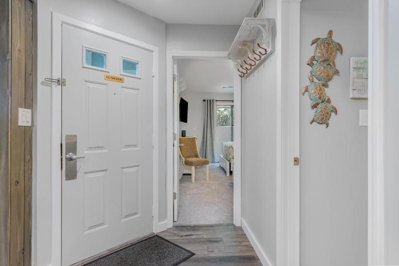 Completely remodeled and open 18C Richmond Park villa - image 19