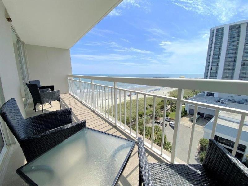 Stunning ocean view remodeled 2 bedroom 2 bath condo 908 South Hampton condo - image 2