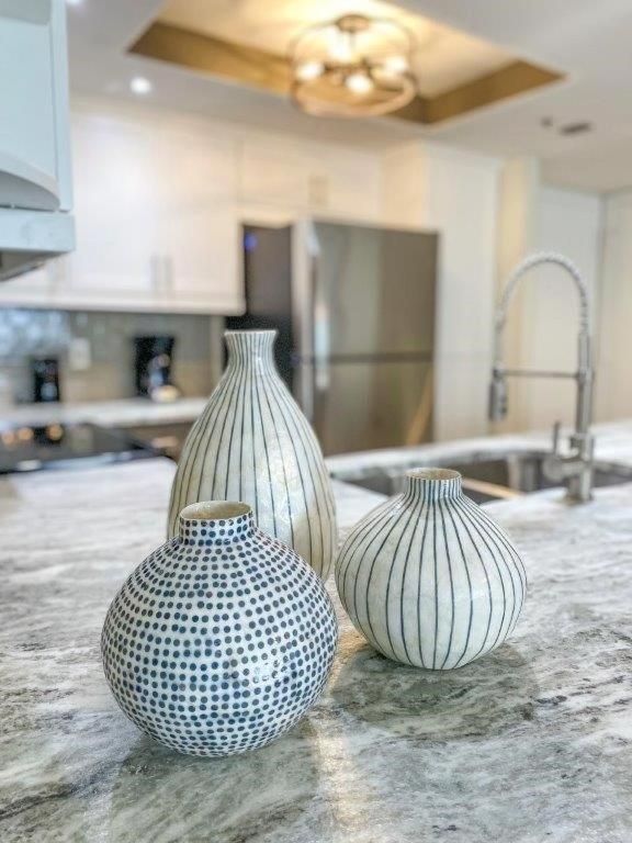 Stunning ocean view remodeled 2 bedroom 2 bath condo 908 South Hampton condo - image 16