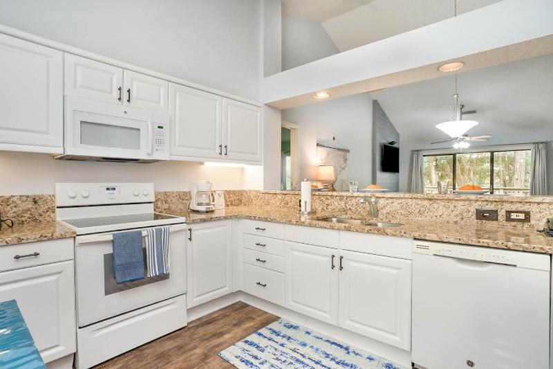 14D Richmond Park - Gorgeously remodeled 3 bed 3 bath villa villa - image 1