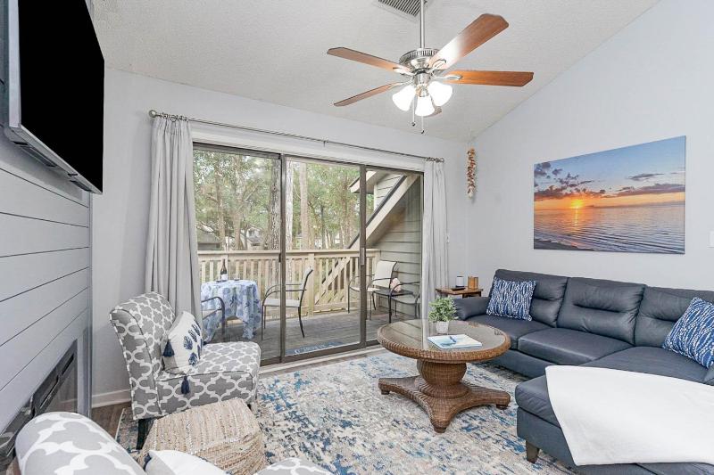 14D Richmond Park - Gorgeously remodeled 3 bed 3 bath villa villa - image 12