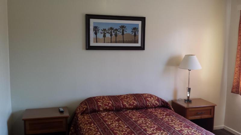 Standard Room with One Queen Bed