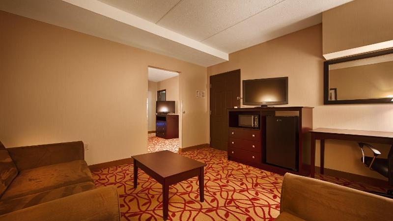 King Room with Whirlpool - Non-Smoking image 4