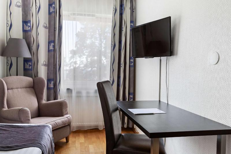 Standard Single Room image 4