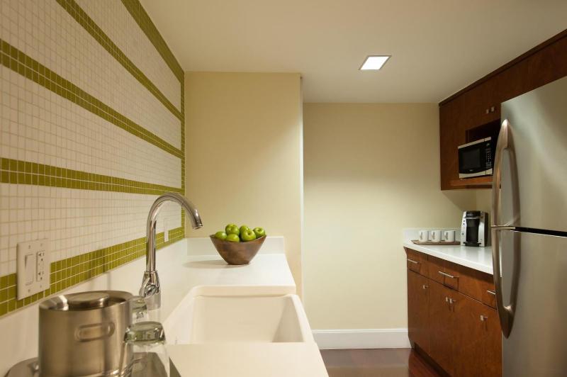 Two-Bedroom Suite with City View image 2