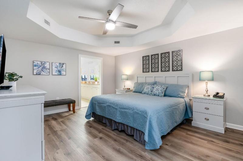Ocean View 3 Bedroom Unit at Royale Palms-907 condo - image 33