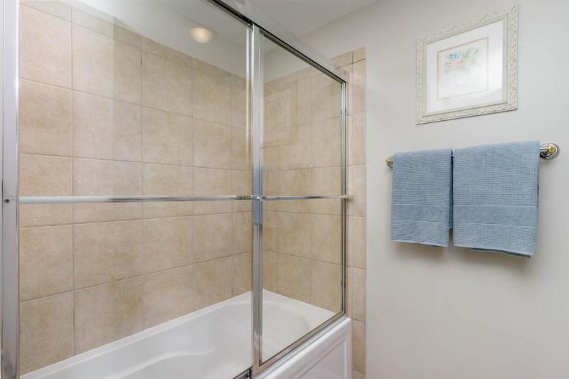 Ocean View 3 Bedroom Unit at Royale Palms-907 condo - image 16