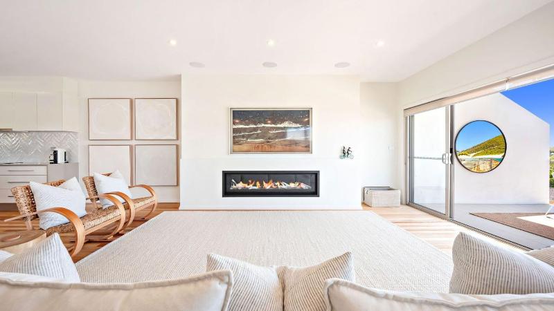 Coast Fingal Bay - image 16