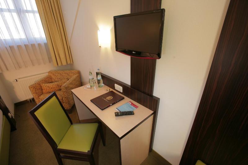 Standard Single Room image 2