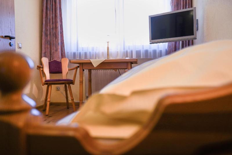 Standard Single Room image 2