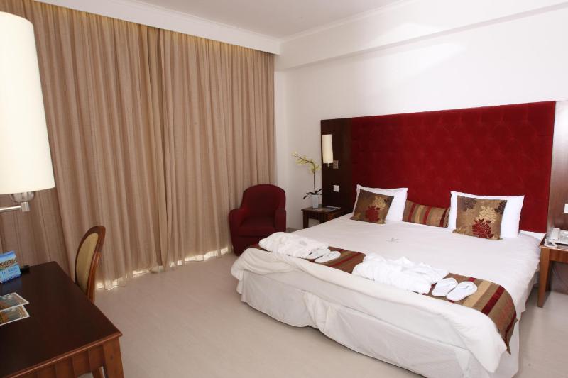 Queen Suite image 4