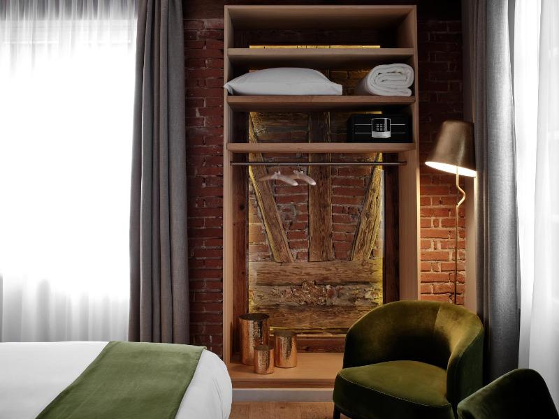 Classic Double Room image 3
