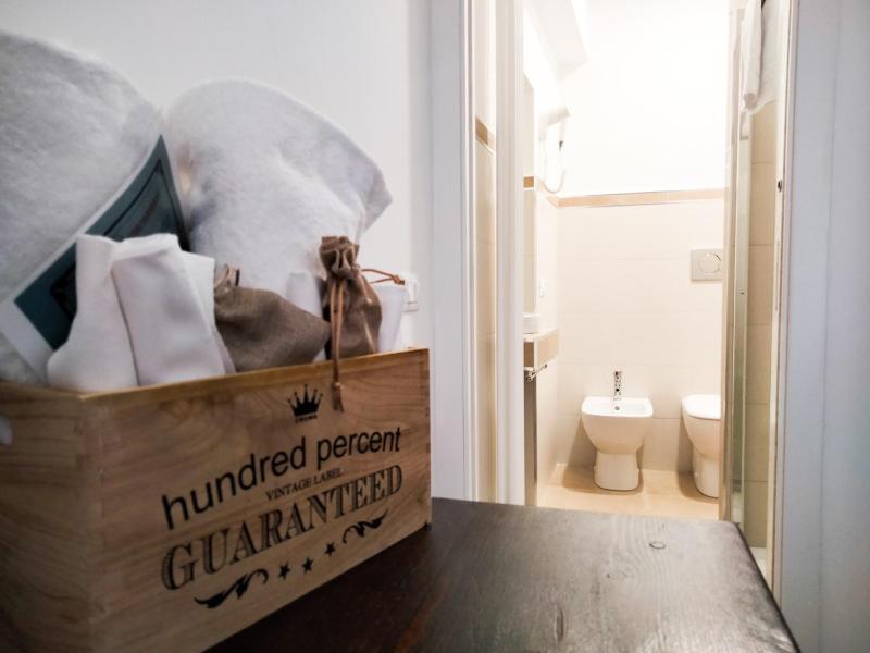 Double or Twin Room with Private Bathroom image 4