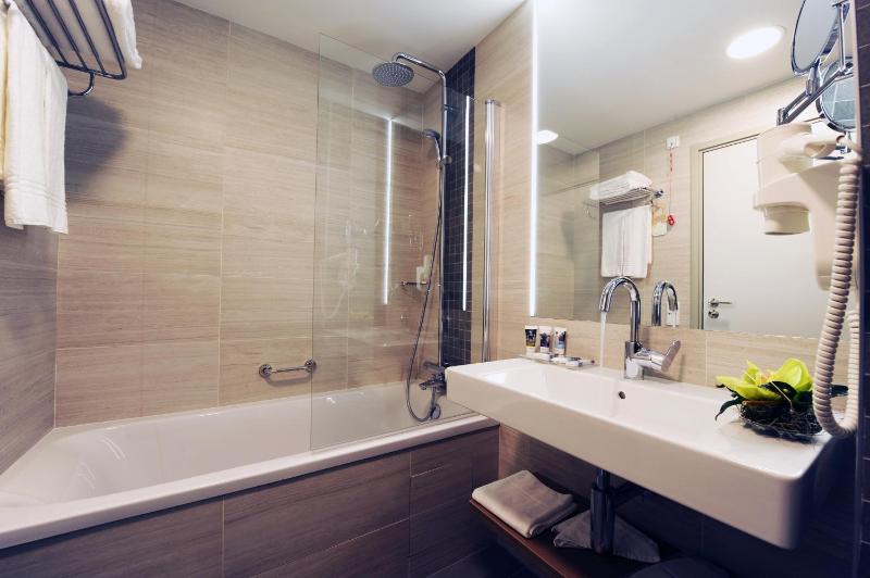 Privilege King Room image 4