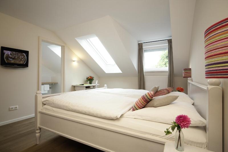 Double Room image 2