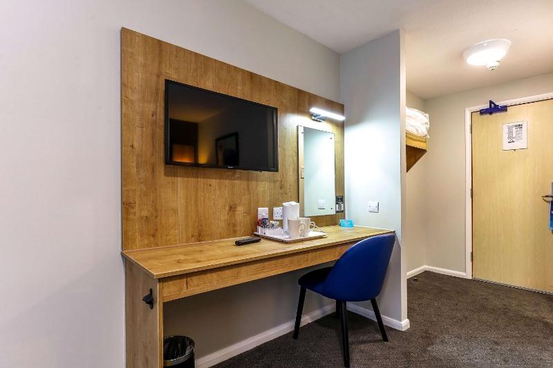 Standard Double Room image 3