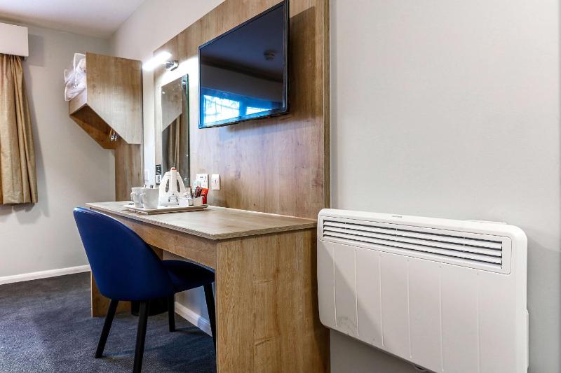 Standard Twin Room image 3