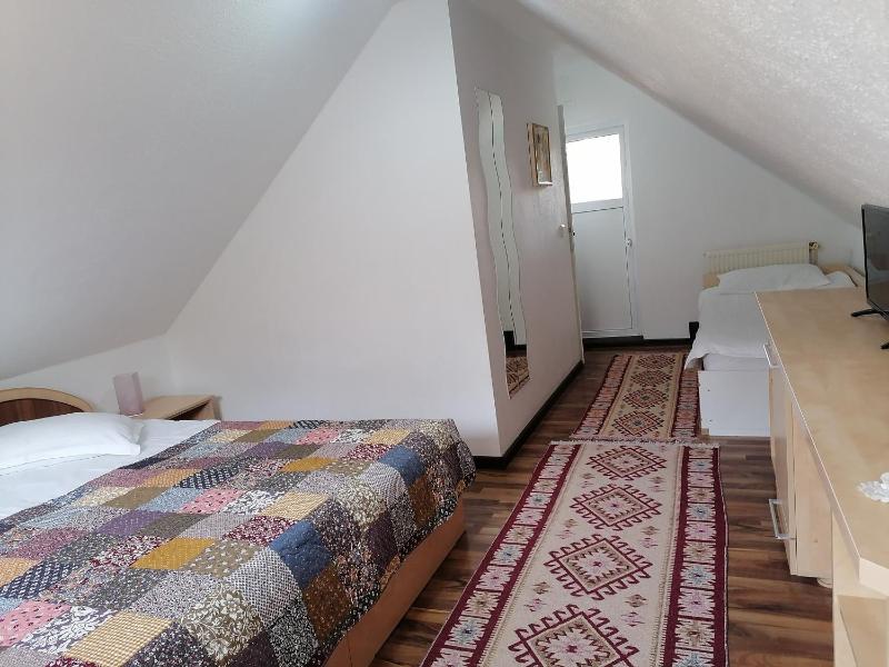 Standard Triple Room image 1