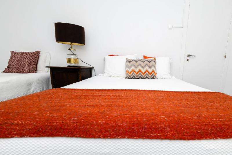 Triple Room with Private Bathroom image 3